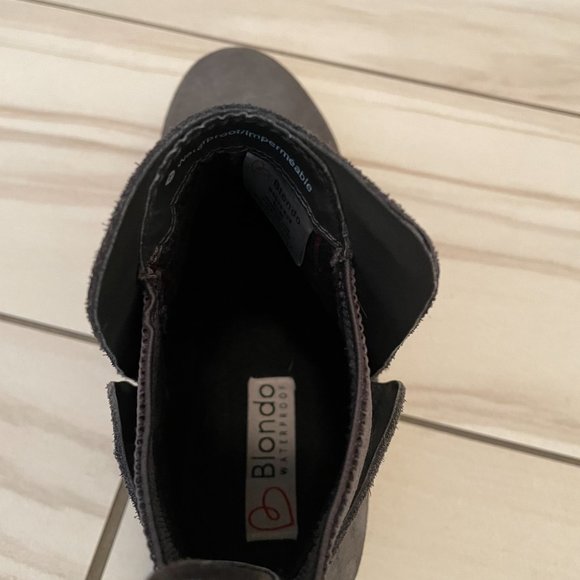 BLONDO Waterproof Bootie Dark Grey Suede - Picture 6 of 9